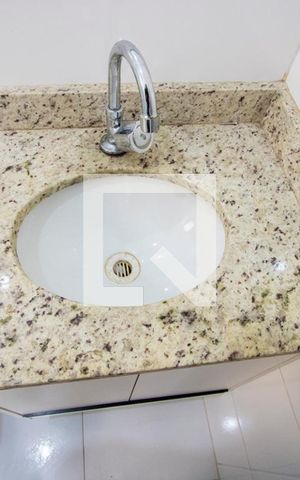 Apartamento à venda com 80m², 2 quartos e 1 vaga Apartamento à venda com 80m², 2 quartos e 1 vagaBanheiro