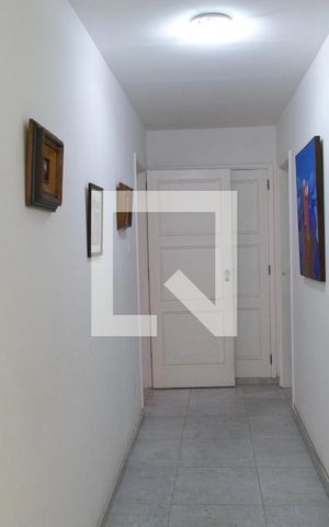 Casa à venda com 1330m², 3 quartos e 3 vagas Casa à venda com 1330m², 3 quartos e 3 vagasCorredor