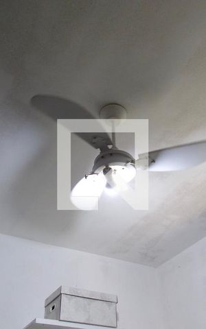 Casa à venda com 1330m², 3 quartos e 3 vagas Casa à venda com 1330m², 3 quartos e 3 vagasQuarto serviço