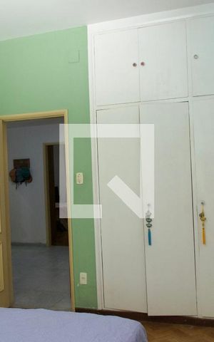Casa à venda com 1330m², 3 quartos e 3 vagas Casa à venda com 1330m², 3 quartos e 3 vagasQuarto