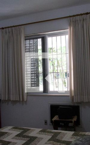 Casa à venda com 1330m², 3 quartos e 3 vagas Casa à venda com 1330m², 3 quartos e 3 vagasQuarto
