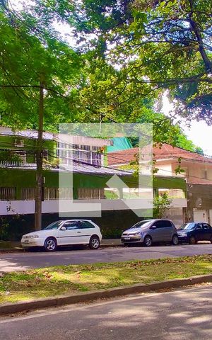 Casa à venda com 1330m², 3 quartos e 3 vagas Casa à venda com 1330m², 3 quartos e 3 vagasFachada