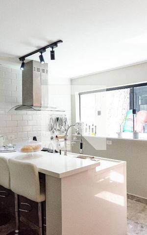 Casa para alugar com 196m², 3 quartos e 2 vagas Casa para alugar com 196m², 3 quartos e 2 vagasCozinha
