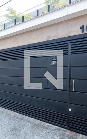 Casa para alugar com 196m², 3 quartos e 2 vagas Casa para alugar com 196m², 3 quartos e 2 vagasFachada