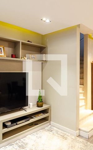 Casa para alugar com 196m², 3 quartos e 2 vagas Casa para alugar com 196m², 3 quartos e 2 vagasSala