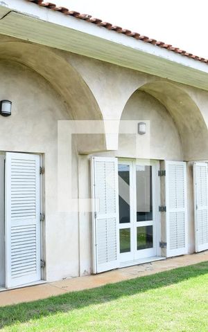Casa de condomínio para alugar com 430m², 3 quartos e 4 vagasQuintal