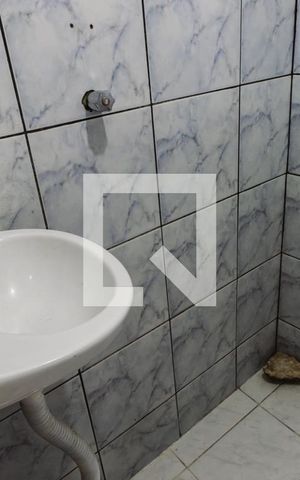 Casa à venda com 250m², 6 quartos e 2 vagas Casa à venda com 250m², 6 quartos e 2 vagasBanheiro 3 Pia