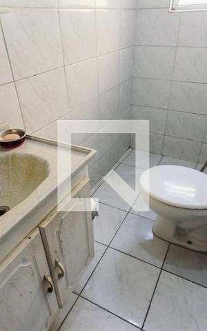 Casa à venda com 250m², 6 quartos e 2 vagas Casa à venda com 250m², 6 quartos e 2 vagasBanheiro 2