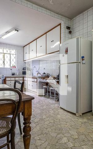 Casa para alugar com 600m², 3 quartos e 4 vagas Casa para alugar com 600m², 3 quartos e 4 vagasCozinha