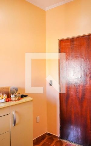 Casa à venda com 198m², 4 quartos e 2 vagas Casa à venda com 198m², 4 quartos e 2 vagasQuarto 1