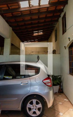 Casa à venda com 200m², 4 quartos e 2 vagas Casa à venda com 200m², 4 quartos e 2 vagasGaragem