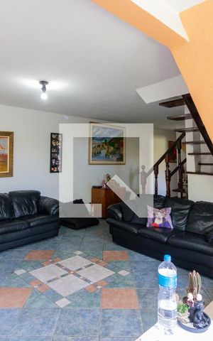 Casa à venda com 200m², 4 quartos e 2 vagas Casa à venda com 200m², 4 quartos e 2 vagasSala Estar