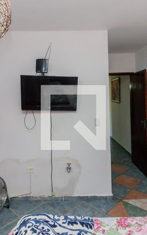 Casa à venda com 200m², 4 quartos e 2 vagas Casa à venda com 200m², 4 quartos e 2 vagasSuite 3 - Quarto 4