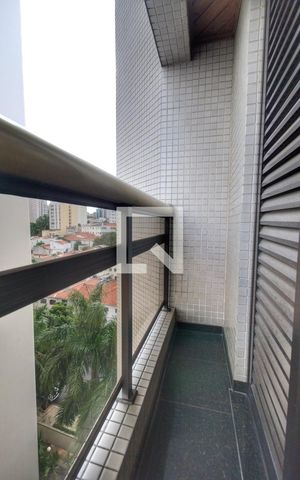 Apartamento à venda com 324m², 4 quartos e 3 vagasQuarto 4 - Varanda
