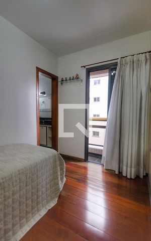 Apartamento à venda com 324m², 4 quartos e 3 vagasQuarto 4