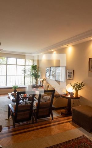 Casa para alugar com 320m², 4 quartos e 4 vagas Casa para alugar com 320m², 4 quartos e 4 vagasSala