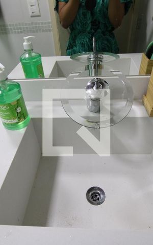 Apartamento à venda com 55m², 2 quartos e 1 vagaBanheiro Social