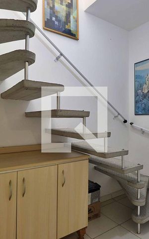 Casa à venda com 100m², 2 quartos e sem vagaEscada