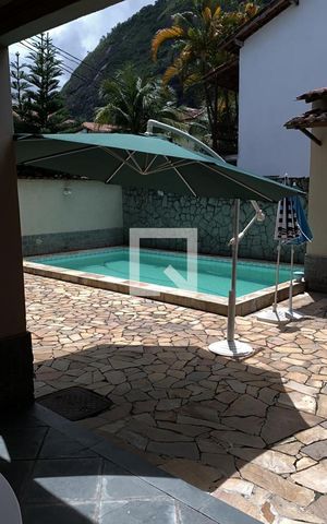 Casa de condomínio à venda com 120m², 3 quartos e 2 vagas Casa de condomínio à venda com 120m², 3 quartos e 2 vagasPiscina