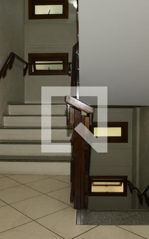 Apartamento para alugar com 94m², 2 quartos e 1 vagaEscada