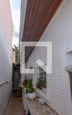 Casa à venda com 250m², 4 quartos e 2 vagas Casa à venda com 250m², 4 quartos e 2 vagasQuintal