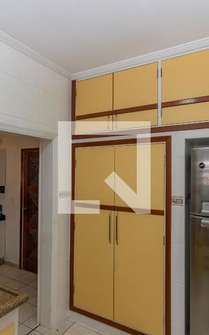 Casa à venda com 250m², 4 quartos e 2 vagas Casa à venda com 250m², 4 quartos e 2 vagasCozinha