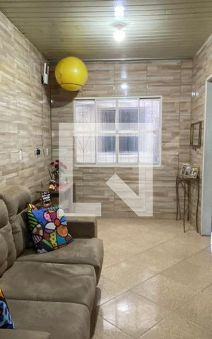 Casa à venda com 150m², 2 quartos e 1 vaga Casa à venda com 150m², 2 quartos e 1 vagaSala
