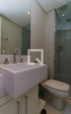 Apartamento à venda com 102m², 2 quartos e 2 vagas Apartamento à venda com 102m², 2 quartos e 2 vagasSuíte 1- Banheiro