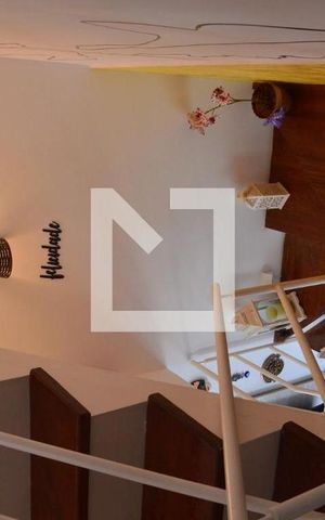 Casa de condomínio à venda com 90m², 3 quartos e 1 vagaEscada 