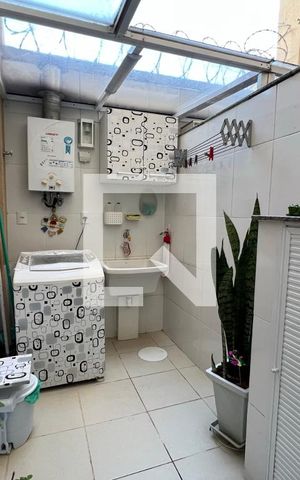 Casa de condomínio à venda com 90m², 3 quartos e 1 vaga Casa de condomínio à venda com 90m², 3 quartos e 1 vagaÁrea de serviço