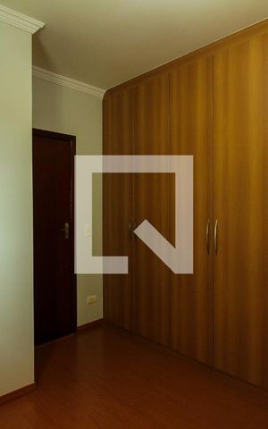 Casa à venda com 272m², 4 quartos e 5 vagas Casa à venda com 272m², 4 quartos e 5 vagasQuarto 3
