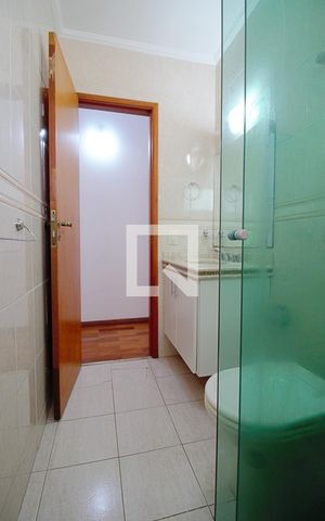 Casa à venda com 160m², 4 quartos e 2 vagas Casa à venda com 160m², 4 quartos e 2 vagasBanheiro da Suíte 1
