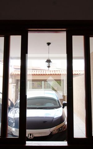 Casa à venda com 160m², 4 quartos e 2 vagas Casa à venda com 160m², 4 quartos e 2 vagasVista da Sala