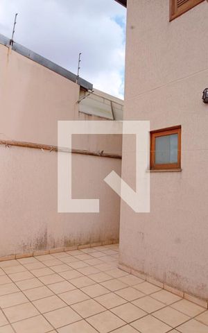 Casa à venda com 160m², 4 quartos e 2 vagas Casa à venda com 160m², 4 quartos e 2 vagasQuintal