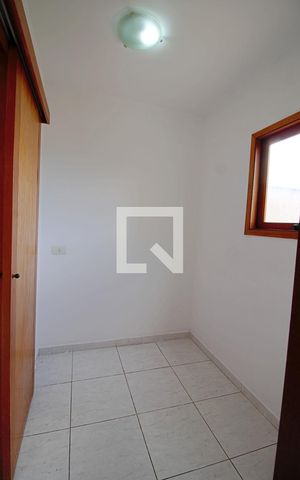 Casa à venda com 160m², 4 quartos e 2 vagas Casa à venda com 160m², 4 quartos e 2 vagasQuarto de Serviço