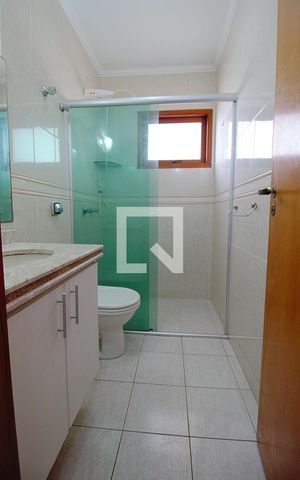 Casa à venda com 160m², 4 quartos e 2 vagas Casa à venda com 160m², 4 quartos e 2 vagasBanheiro da Suíte 1
