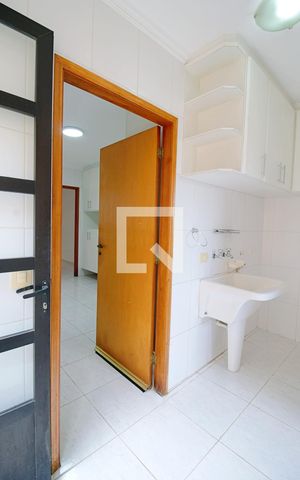 Casa à venda com 160m², 4 quartos e 2 vagas Casa à venda com 160m², 4 quartos e 2 vagasÁrea de Serviço