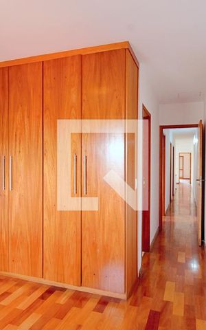 Casa à venda com 160m², 4 quartos e 2 vagas Casa à venda com 160m², 4 quartos e 2 vagas Suíte 2
