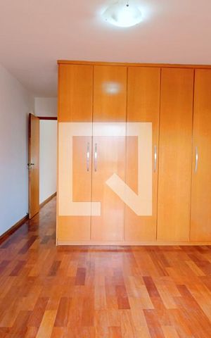 Casa à venda com 160m², 4 quartos e 2 vagas Casa à venda com 160m², 4 quartos e 2 vagasSuíte 1