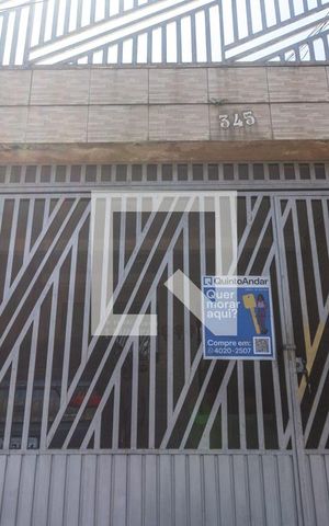 Casa à venda com 150m², 5 quartos e 2 vagas Casa à venda com 150m², 5 quartos e 2 vagasFachada