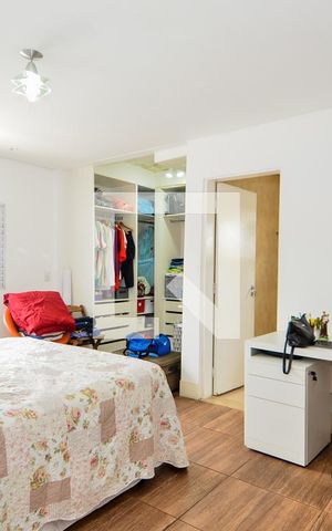 Casa à venda com 177m², 3 quartos e 3 vagasSuíte 2