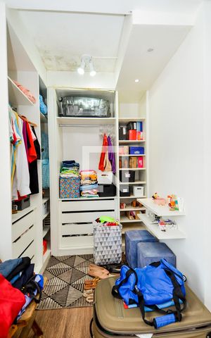 Casa à venda com 177m², 3 quartos e 3 vagasCloset da Suíte 2