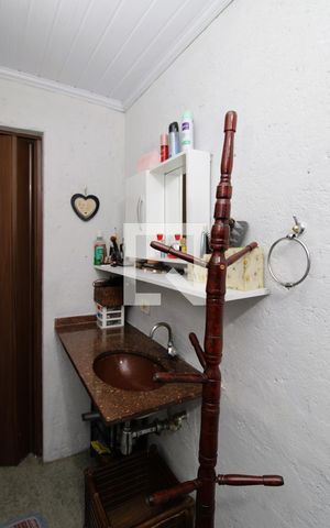 Casa à venda com 210m², 2 quartos e 3 vagasBanheiro 2
