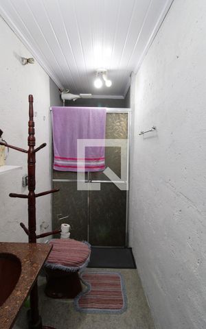 Casa à venda com 210m², 2 quartos e 3 vagasBanheiro 2