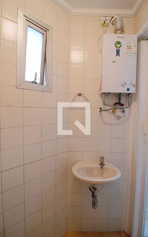 Apartamento para alugar com 70m², 2 quartos e 2 vagasBanheiro de serviço