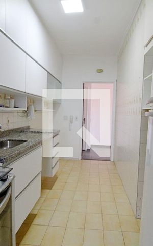 Apartamento para alugar com 70m², 2 quartos e 2 vagasCozinha