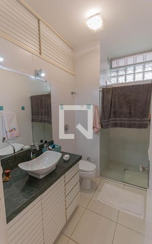 Apartamento à venda com 156m², 3 quartos e 1 vaga Apartamento à venda com 156m², 3 quartos e 1 vagaBanheiro