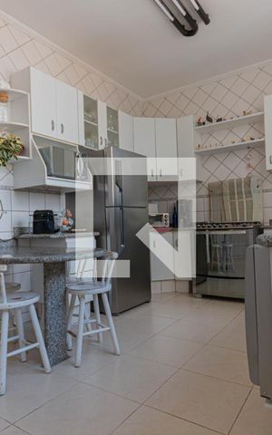 Apartamento à venda com 156m², 3 quartos e 1 vaga Apartamento à venda com 156m², 3 quartos e 1 vagaCozinha