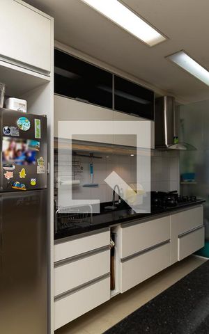 Apartamento à venda com 100m², 2 quartos e 2 vagasCozinha