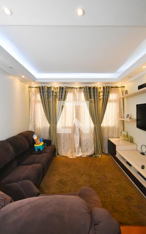 Casa à venda com 181m², 3 quartos e 2 vagas Casa à venda com 181m², 3 quartos e 2 vagasSala